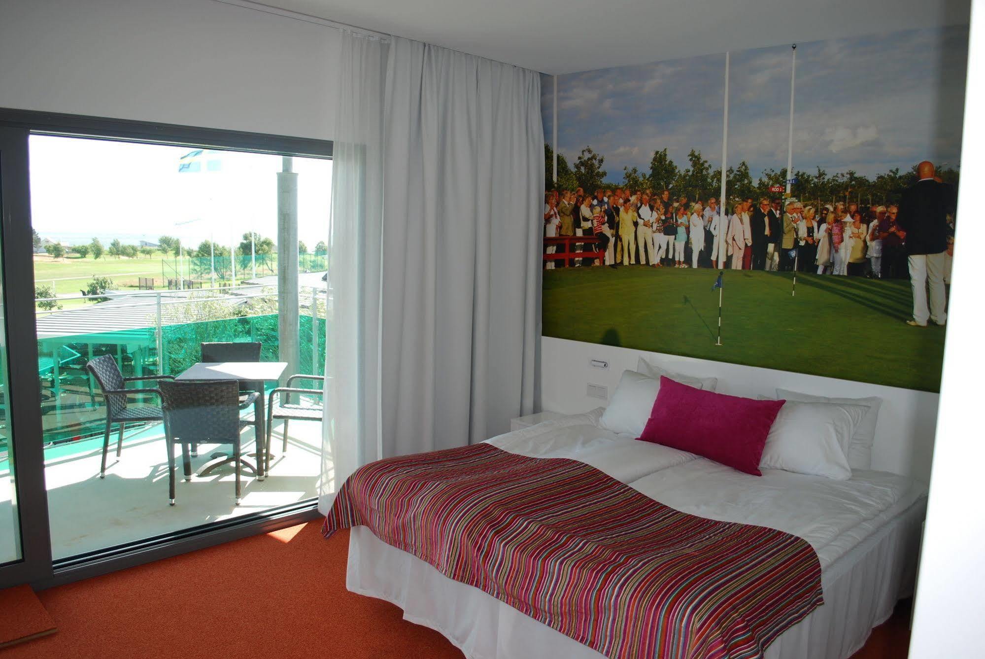 Ringenaes Hotell & Konferens ฮาล์มสตัด ภายนอก รูปภาพ
